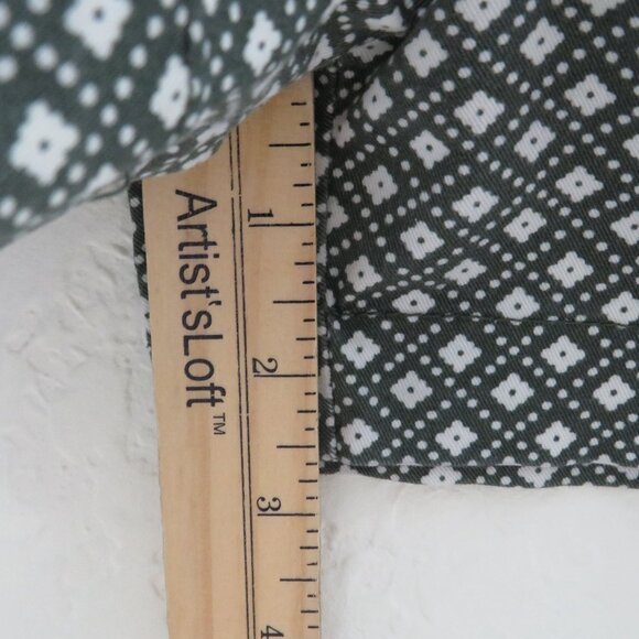 GAP* Women's 1.5" Belt Loop Hidden Hook/Zip Closure City 3" Shorts~ Size 6 - Picture 7 of 11